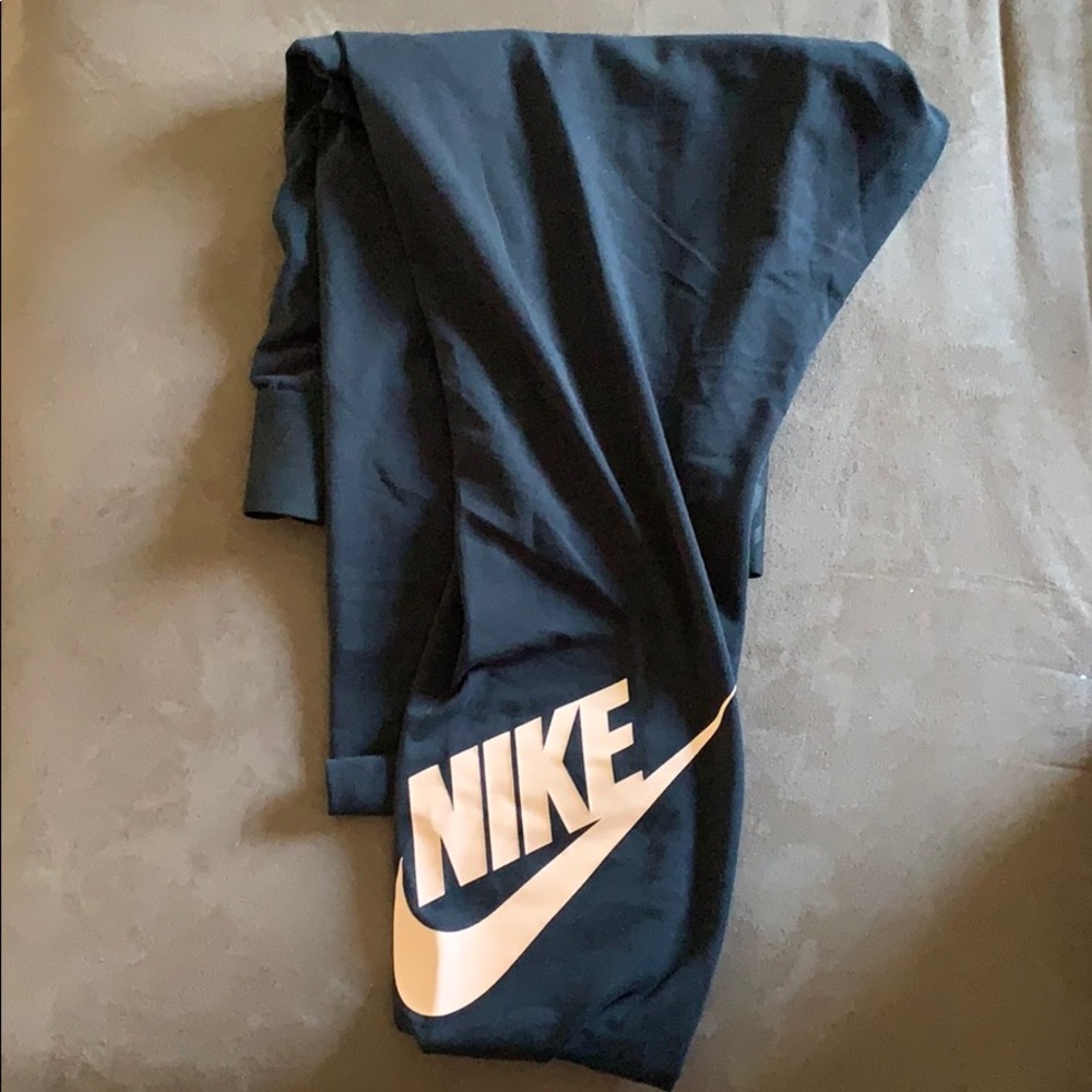 NIKE PLUS Leggings
